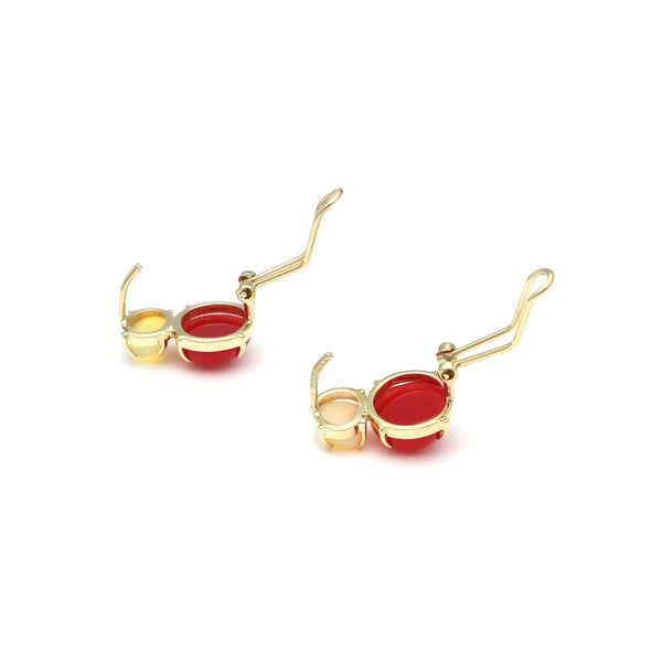 Aretes diseño especial con cornolitas y ópalos en oro amarillo 14 kilates.