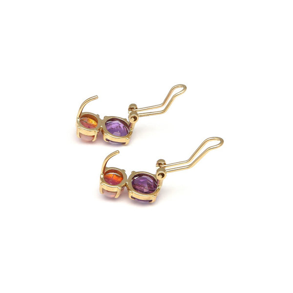 Aretes diseño especial con amatista y ópalo en oro amarillo 14 kilates.