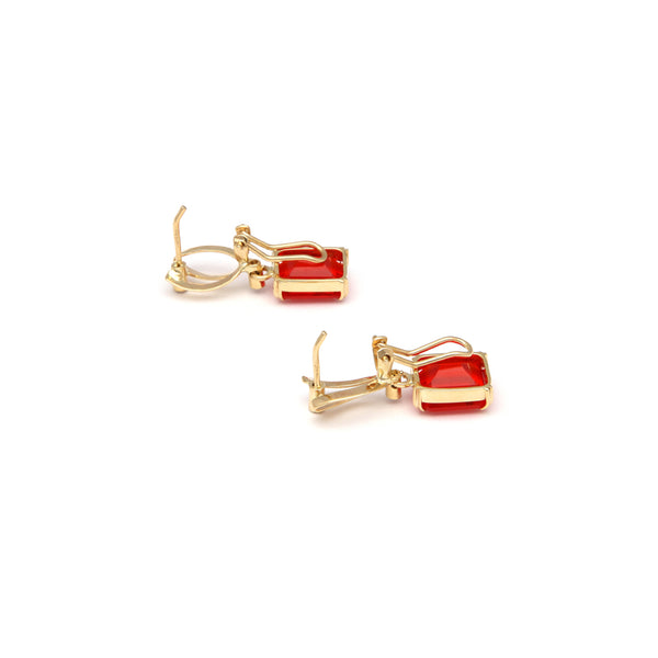 Juego de anillo y aretes diseño especial con diamantes y jacinto en oro amarillo 14 kilates.