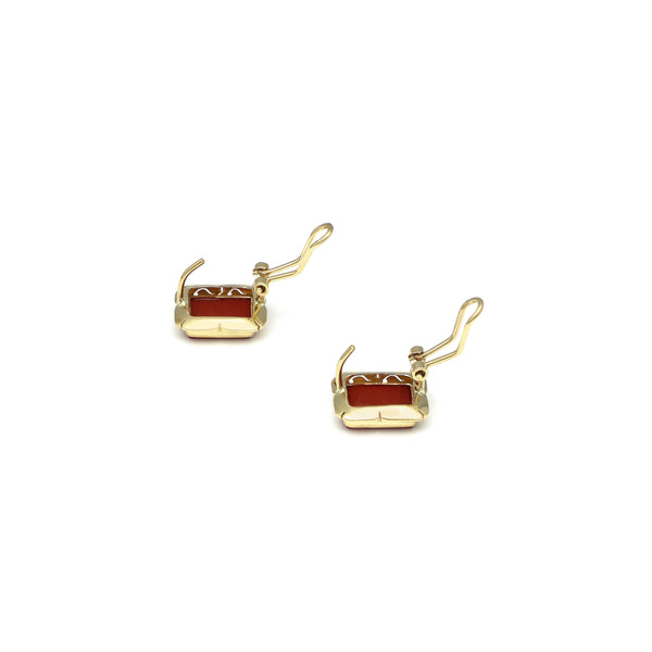 Juego de anillo y aretes diseño especial con ágata roja en oro amarillo 14 kilates.