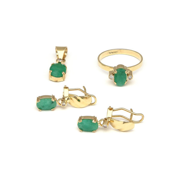 Juego de anillo, aretes y dije diseño especial con diamantes y esmeraldas en oro amarillo 14 kilates.