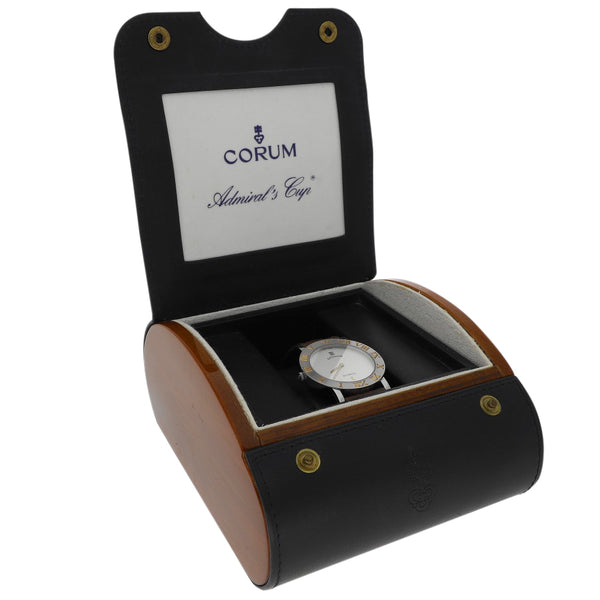 Reloj Corum para caballero modelo Romulus.