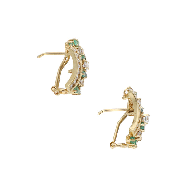 Aretes diseño especial con esmeraldas y sintéticos en oro amarillo 14 kilates.