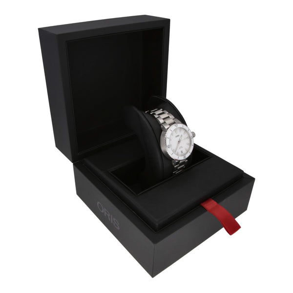 Reloj Oris para dama modelo Aquis.