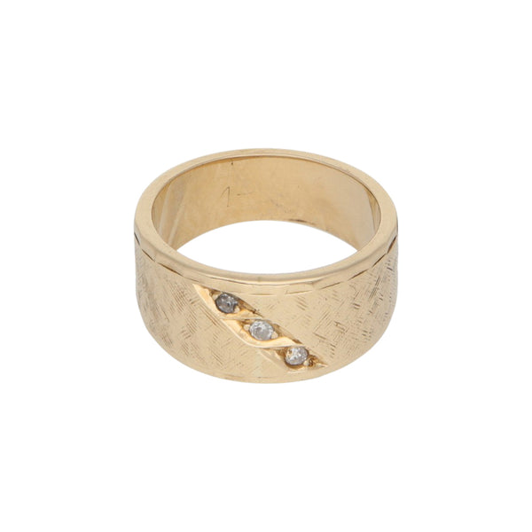 Argolla labrada con diamantes en oro amarillo 14 kilates.