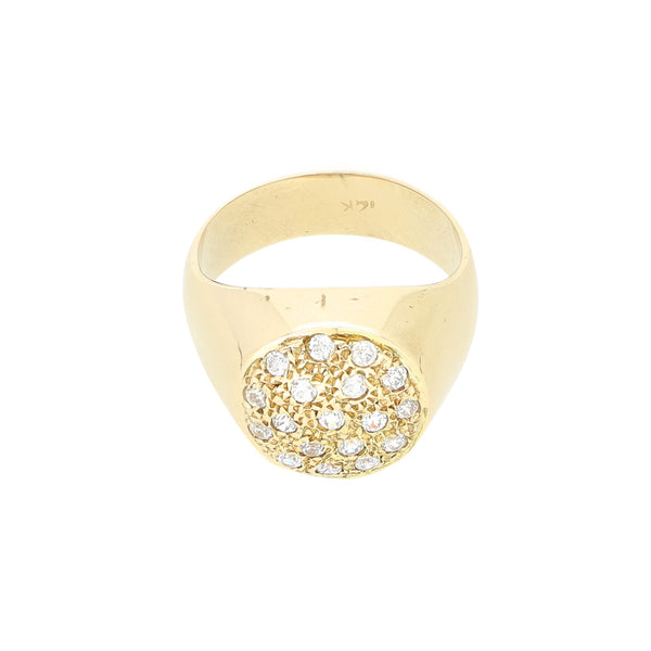 Anillo tipo sello con circonias en oro amarillo 14 kilates.