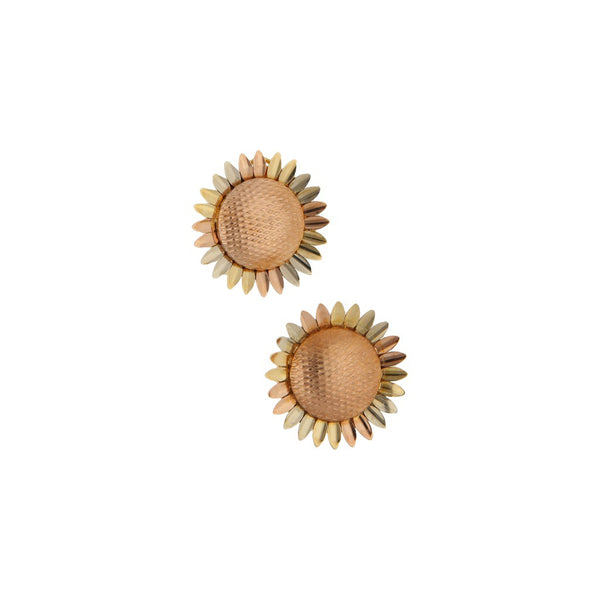 Aretes diseño especial motivo flor en oro tres tonos 14 kilates.