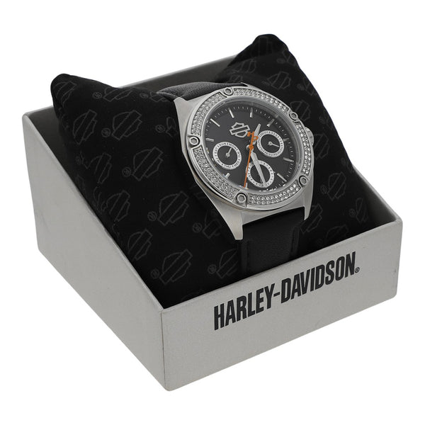 Reloj Bulova para dama modelo Harley Davidson.