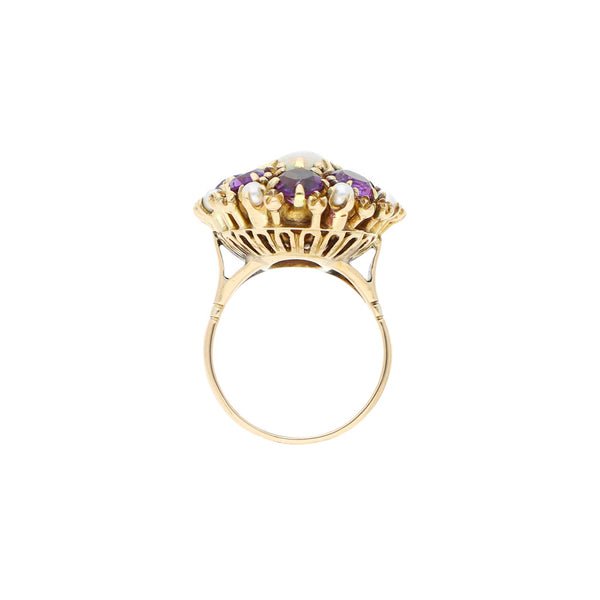 Anillo diseño especial con amatista, ópalo y perlas en oro amarillo 14 kilates.