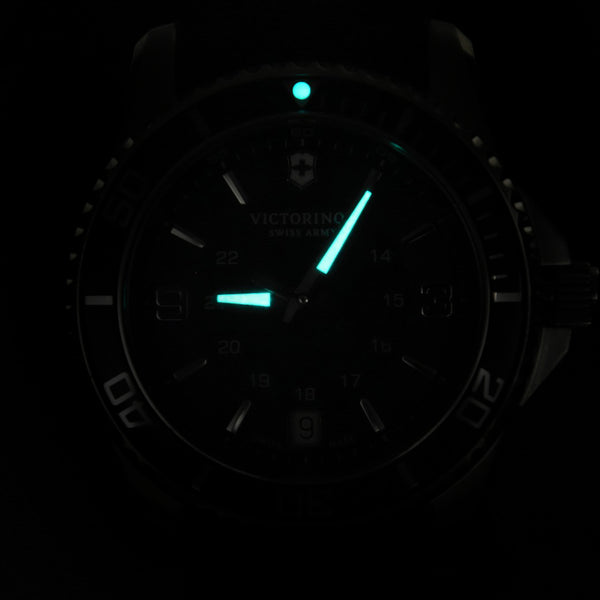 Reloj Victorinox Swiss Army para dama modelo Maverick.