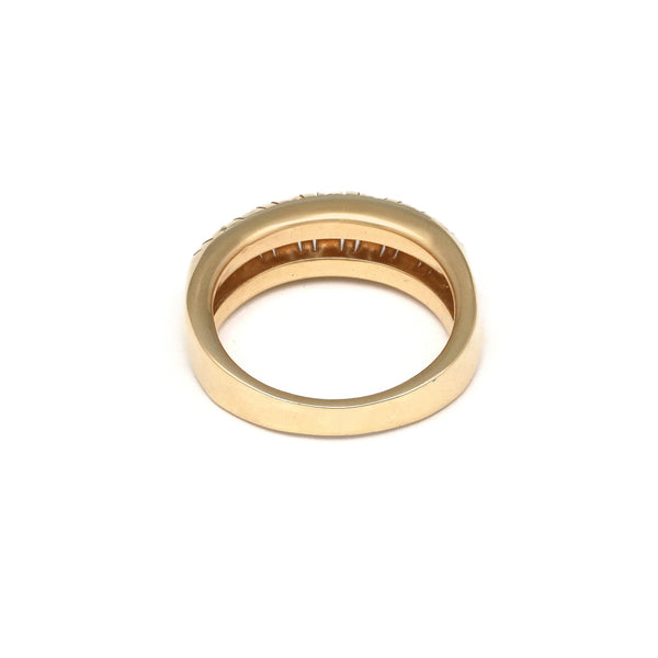 Anillo facetado en oro amarillo 14 kilates.
