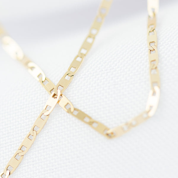 Collar eslabón nudo marino en oro amarillo 14 kilates.