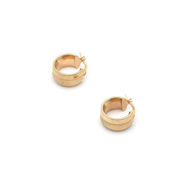 Arracadas diseño especial en oro amarillo 14 kilates.
