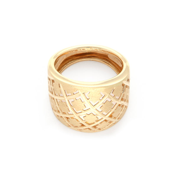 Anillo calado en oro amarillo 14 kilates.