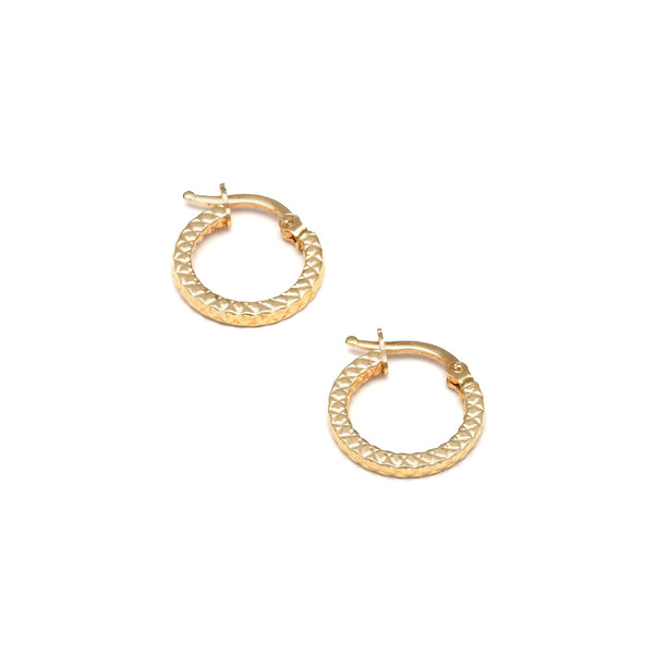 Arracadas facetadas en oro amarillo 14 kilates.
