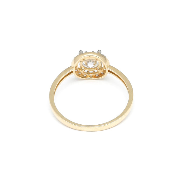 Anillo de compromiso con circonias en oro amarillo 14 kilates.