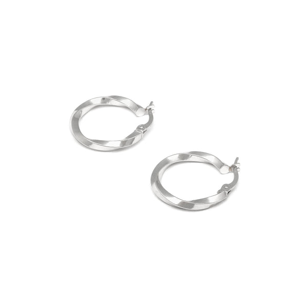 Arracadas torzal hueco en oro blanco 14 kilates.
