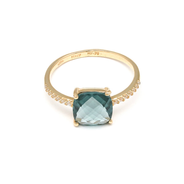 Anillo diseño especial con circonias en oro amarillo 14 kilates.