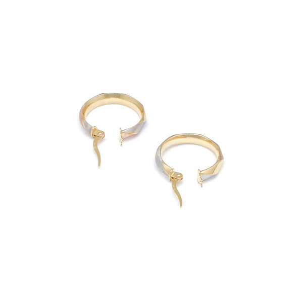 Arracadas diseño especial en oro amarillo 14 kilates.