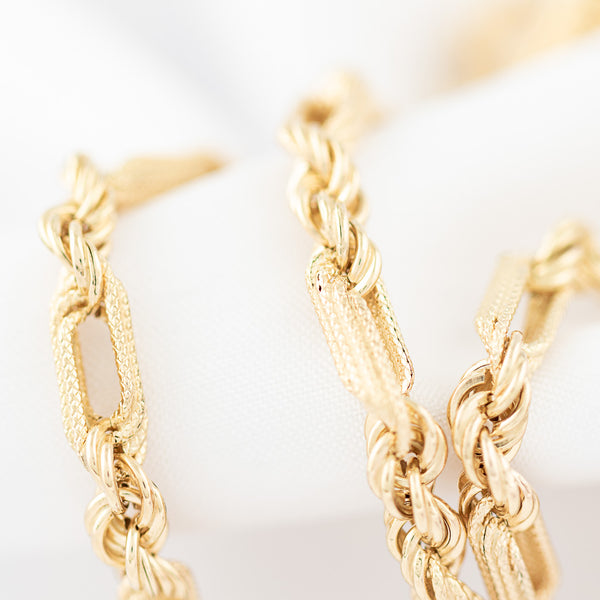 Collar eslabón combinado en oro amarillo 14 kilates.