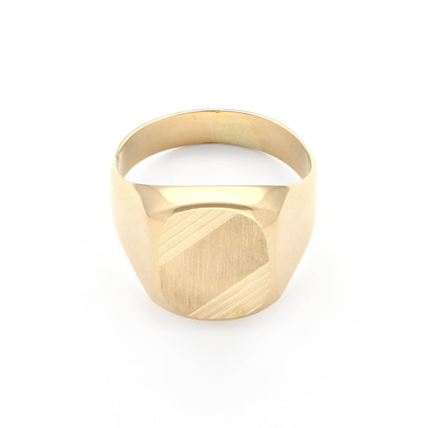 Anillo tipo sello en oro amarillo 14 kilates.