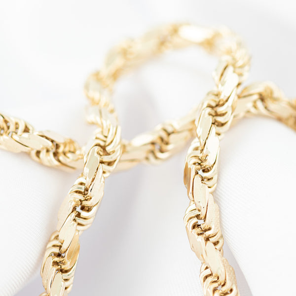 Collar eslabón torzal en oro amarillo 14 kilates.