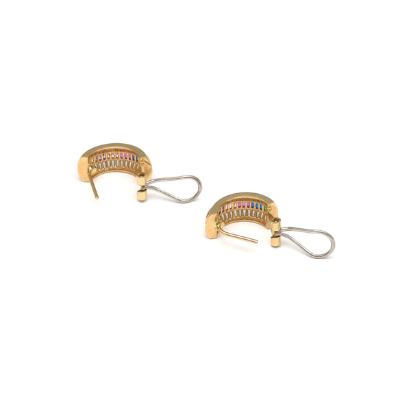 Aretes diseño especial con circonias en oro amarillo 14 kilates.