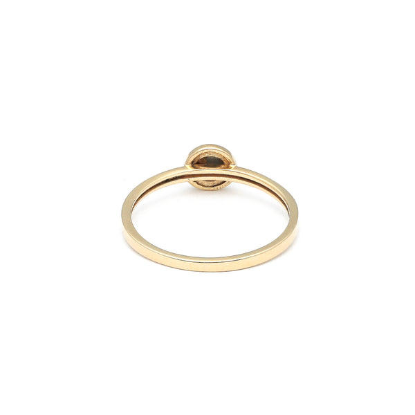 Anillo de compromiso con circonias en oro amarillo 14 kilates.