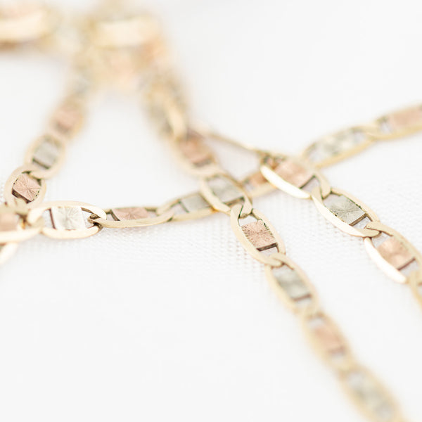 Collar eslabón nudo marino en oro amarillo 14 kilates.