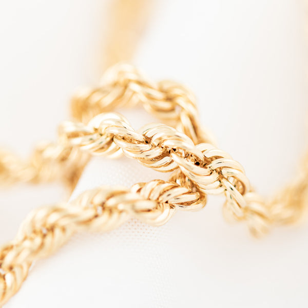 Collar eslabón torzal en oro amarillo 14 kilates.