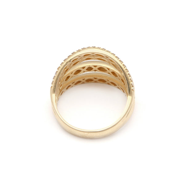 Anillo diseño especial en oro amarillo 14 kilates.
