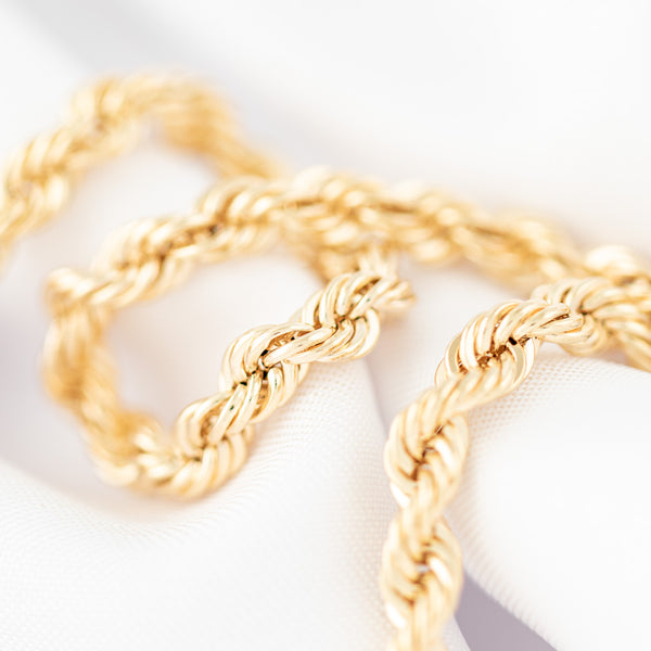 Collar eslabón torzal en oro amarillo 14 kilates.