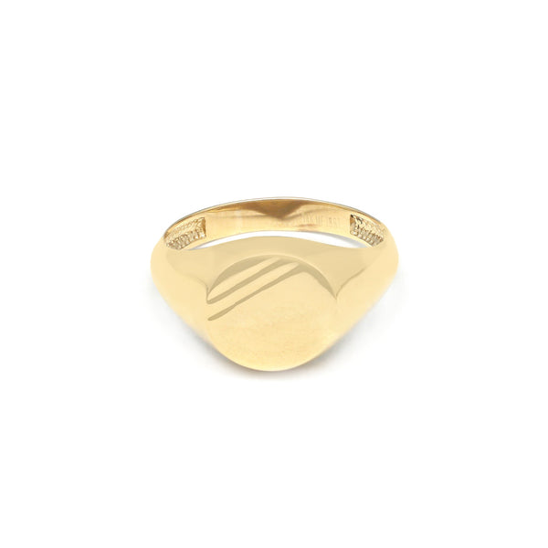Anillo tipo sello en oro amarillo 14 kilates.