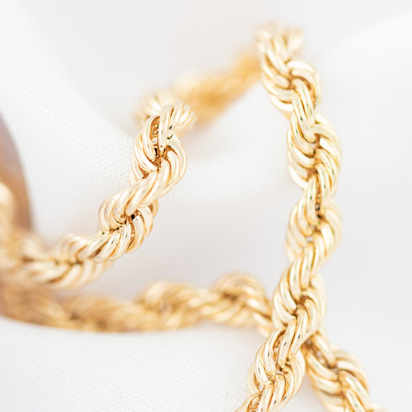 Pulsera eslabón torzal en oro amarillo 14 kilates.