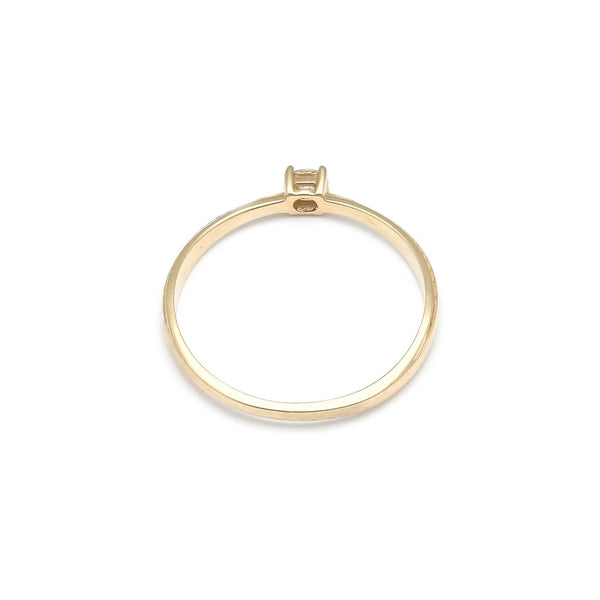 Anillo de compromiso con circonia en oro amarillo 14 kilates.