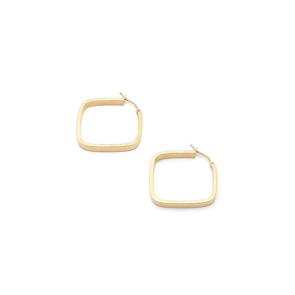 Arracadas cuadradas en oro amarillo 14 kilates.