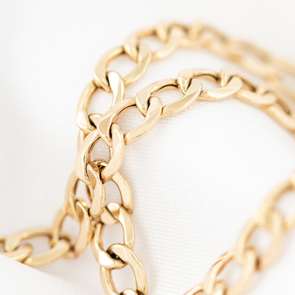 Collar eslabón encontrado hueco en oro amarillo 14 kilates.