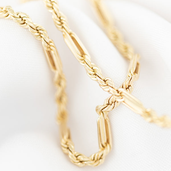 Collar eslabón combinado en oro amarillo 14 kilates.