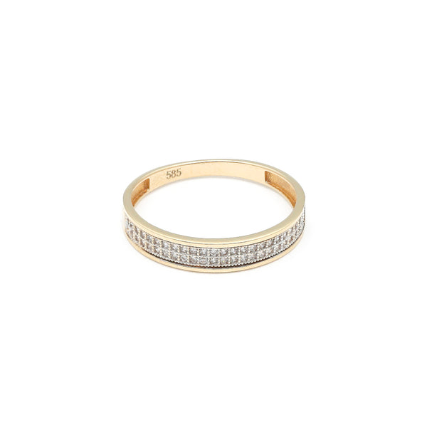 Anillo diseño especial con sintéticos en oro amarillo 14 kilates.