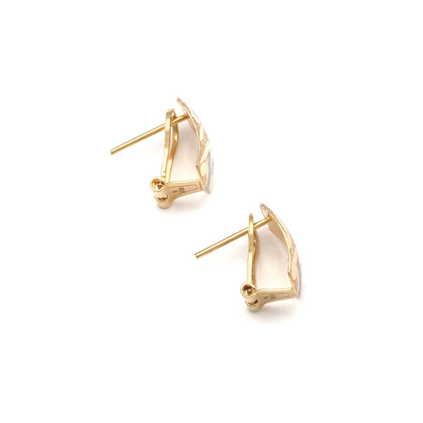 Aretes diseño especial en oro amarillo 14 kilates.