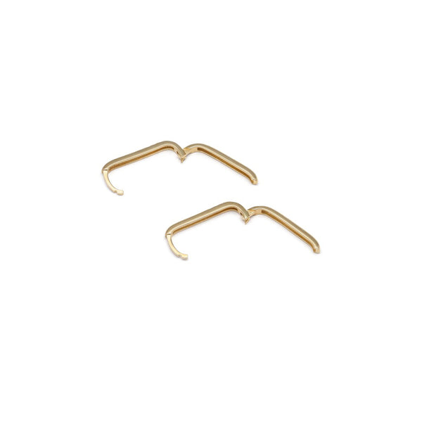 Arracadas lisas con circonias en oro amarillo 14 kilates.