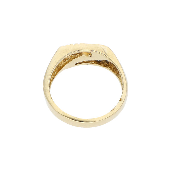 Anillo estilizado con ópalo y sintéticos en oro amarillo 14 kilates.