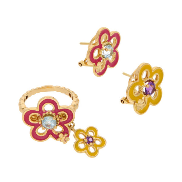 Juego de anillo y aretes diseño especial con aguamarinas y esmalte motivo flor firma Tous en oro amarillo 18 kilates.