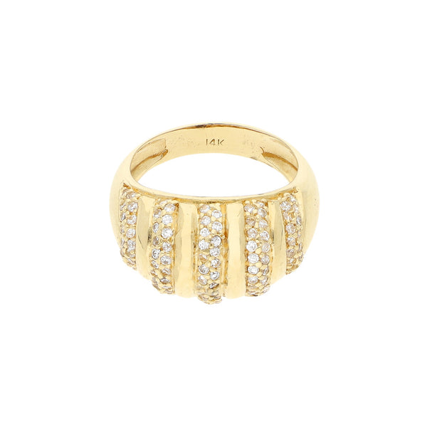 Anillo diseño especial con circonias en oro amarillo 14 kilates.