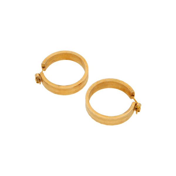 Arracadas facetadas en oro amarillo 18 kilates.