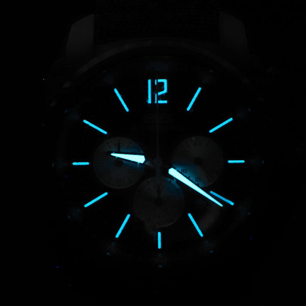 Reloj Bomberg para caballero modelo Maven.