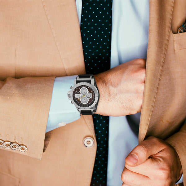 Reloj Fossil para caballero en acero y cuero.