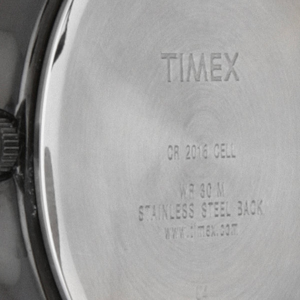 Reloj Timex para caballero en acero y cuero.