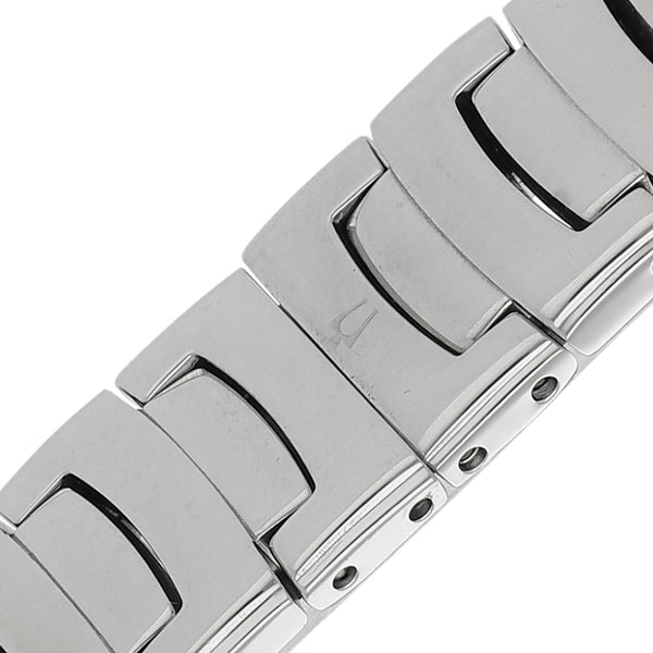 Reloj Bulova para dama en acero inoxidable.