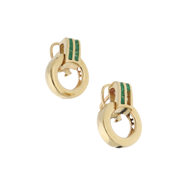 Aretes diseño especial con sintéticos en oro amarillo 14 kilates.
